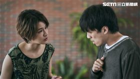 林哲熹與曾沛慈，演出《我們與惡的距離》。（圖／公視提供）