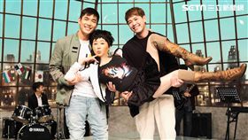 藍心湄（中）在新戲與新加坡演員黃俊雄（左）、陳羅密歐（右）小鮮肉擦出火花。（圖／拙八郎提供）