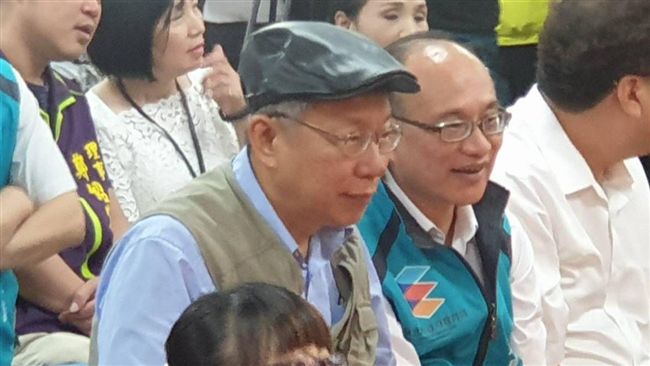 蔡英文槓郭台銘　柯P看好戲這樣說…