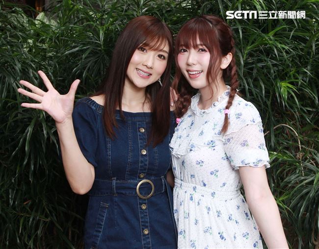 日本人氣AV天后波多野結衣，為迎接出道10周年，特地與好閨密「挑逗女王」之稱的AV女神大槻響一同來台舉辦見面會。（記者邱榮吉/攝影）