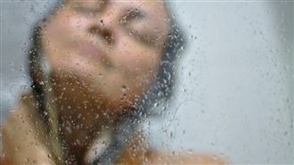 室友打工完不洗澡妹子崩潰　一票人揭原因