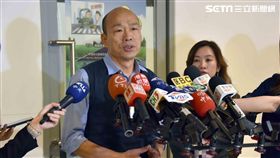 韓國瑜高雄市政府受訪，回應吳敦義徵召。/高雄市政府提供