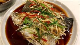 魚「這部位」千萬別吃！他誤信偏方　肝腎嚴重衰竭險死 （圖／翻攝自微博）