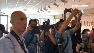 藍黨部外狹路相逢　韓粉嗆反徵召群眾