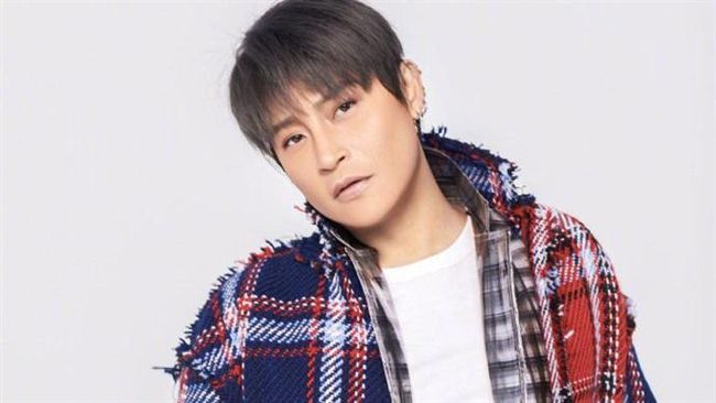 小帥虎驚傳秘婚？蛋糕上寫著「老婆」