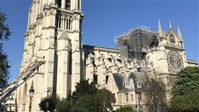 重建巴黎聖母院尖塔　傳統派與創新派爭論巴黎聖母院在火災中失去屋頂和尖塔，法國政府開放國際競圖。有的建築師認為應納入當代元素，可採玻璃材質，但也有人堅持聖母院就該是記憶中的樣子。中央社記者曾依璇巴黎攝　108年4月23日