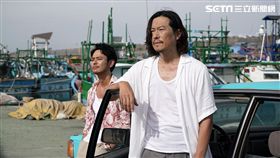 日本兩大男神妻夫木聰、豐川悅司攜手演出犯罪懸疑大片《亡命之徒》。（圖／威視電影提供）