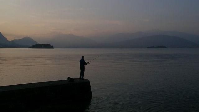釣魚遇鬼／詭回釣自己後⋯驚見浮屍