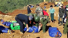 緬甸礦坑山崩意外（圖／翻攝自推特）