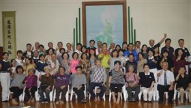 回憶九二一地震20年 大愛村災民志工齊聚分享九二一地震滿20年，慈濟基金會草屯聯絡處21日舉辦「走過二十，你好嗎」大愛村住民感恩茶會，邀當時大愛村住民與協助提供土地興建大愛村的善心人士相聚敘舊，分享這20年走過的傷痛及迎向未來故事。（慈濟基金會提供）中央社記者蕭博陽南投縣傳真　108年4月21日