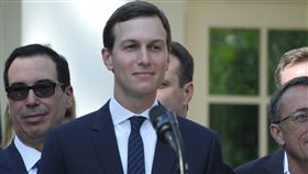 USMCA談成 第一女婿庫許納是要角白宮資深顧問庫許納（圖中）身為美國總統川普的女婿，在美國與加拿大的貿易談判最後階段，扮演居中斡旋的關鍵角色。中央社記者鄭崇生華盛頓攝 107年10月2日