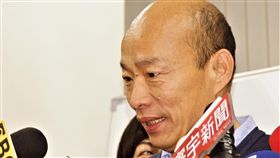 夜宿工廠眼帶血絲 韓國瑜：事多眼睛酸高雄市長韓國瑜23日晚間來到高雄市臨海工業區，夜宿聯華聯合液化石油氣公司，受訪時有媒體關心他眼帶血絲，韓國瑜說，最近事情比較多，眼睛有點酸。中央社記者程啟峰高雄攝　108年4月23日