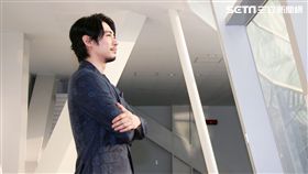 藤岡靛多年前就埋首音樂創作。