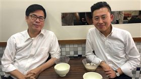 行政院副院長陳其邁在臉書PO出與新竹市長林智堅吃冰照。（圖／翻攝陳其邁臉書）