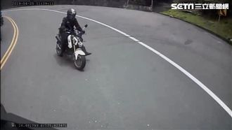 蘇花彎道逆向超車　她秒遭砂石車撞飛