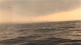 大自然的奧妙！基隆外海現海市蜃樓　他：迷航肯定直直駛去（圖／翻攝自爆料公社臉書）