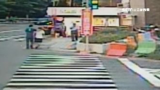 通緝犯沒上銬！墾丁大街上演警匪追逐