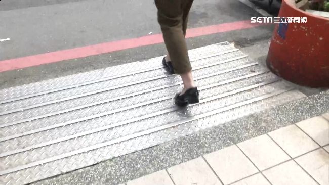 控空氣鞋害慘摔　業者不服：個人問題