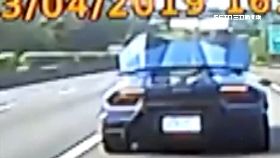 V敞篷險害撞1600