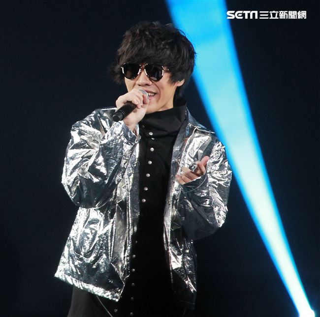 盧廣仲「大人中」11周年小巨蛋演唱會。（記者邱榮吉/攝影）