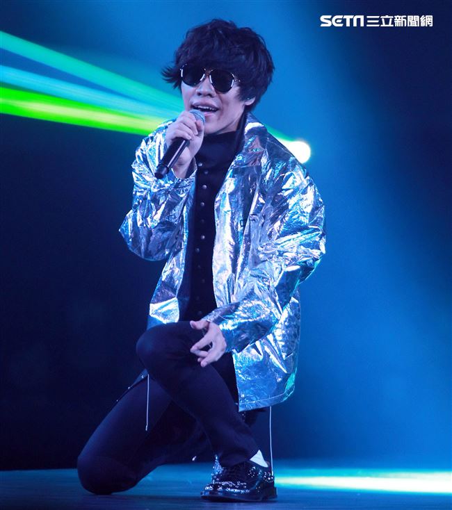 盧廣仲「大人中」11周年小巨蛋演唱會。（記者邱榮吉/攝影）