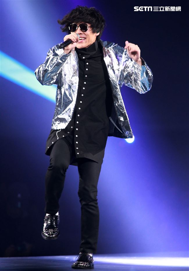 盧廣仲「大人中」11周年小巨蛋演唱會。（記者邱榮吉/攝影）