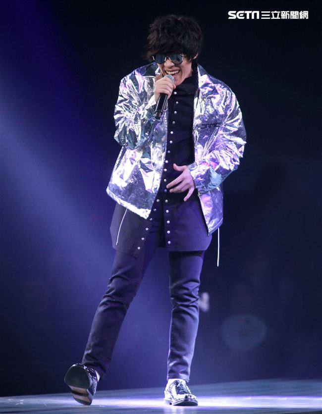 盧廣仲「大人中」11周年小巨蛋演唱會。（記者邱榮吉/攝影）