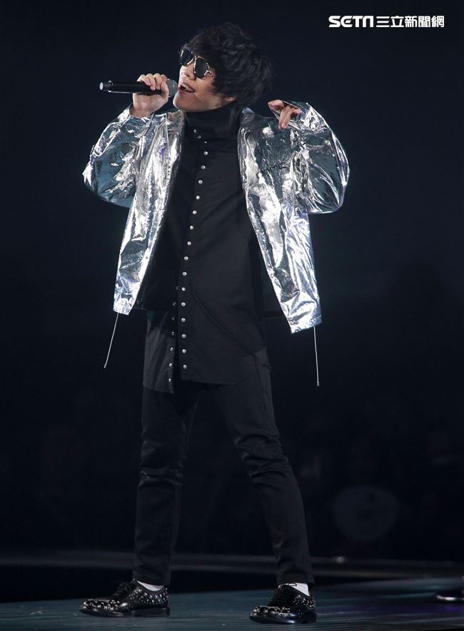 盧廣仲「大人中」11周年小巨蛋演唱會。（記者邱榮吉/攝影）