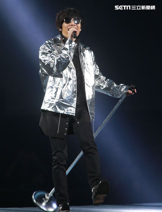 盧廣仲「大人中」11周年小巨蛋演唱會。（記者邱榮吉/攝影）