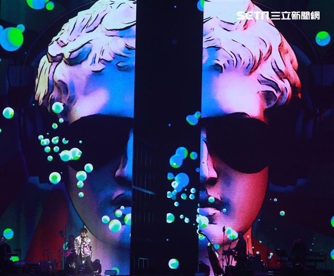 盧廣仲「大人中」11周年小巨蛋演唱會。（記者邱榮吉/攝影）