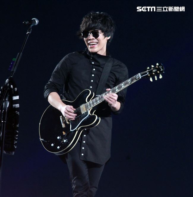 盧廣仲「大人中」11周年小巨蛋演唱會。（記者邱榮吉/攝影）