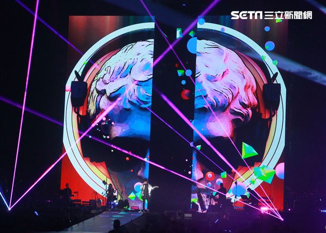 盧廣仲「大人中」11周年小巨蛋演唱會。（記者邱榮吉/攝影）