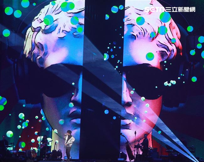 盧廣仲「大人中」11周年小巨蛋演唱會。（記者邱榮吉/攝影）
