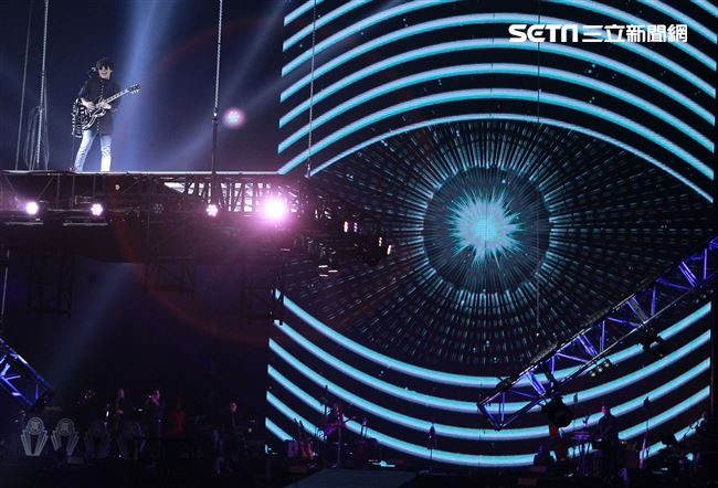 盧廣仲「大人中」11周年小巨蛋演唱會。（記者邱榮吉/攝影）