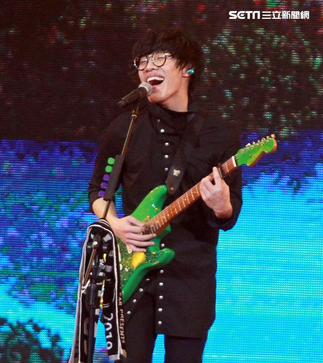 盧廣仲「大人中」11周年小巨蛋演唱會。（記者邱榮吉/攝影）