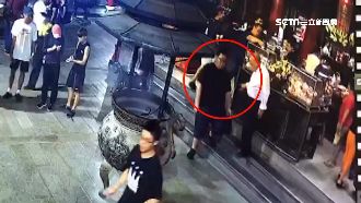 交保7小時　土豪哥與父奔朝天宮還願