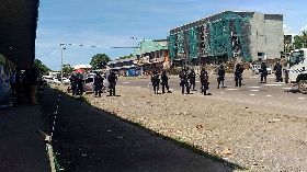 索羅門騷亂  警方設路障