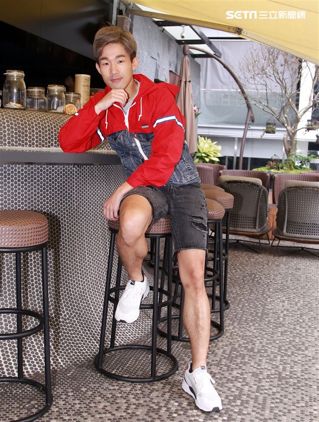 梅賢治專訪。（記者邱榮吉/攝影）