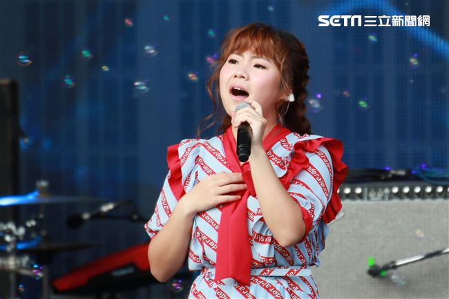 2019台潮盛典演唱歌手吳美琳演出。（記者林士傑/攝影）