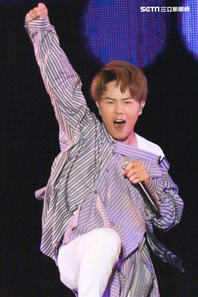 2019台潮盛典演唱歌手陳孟賢演出。（記者林士傑/攝影）