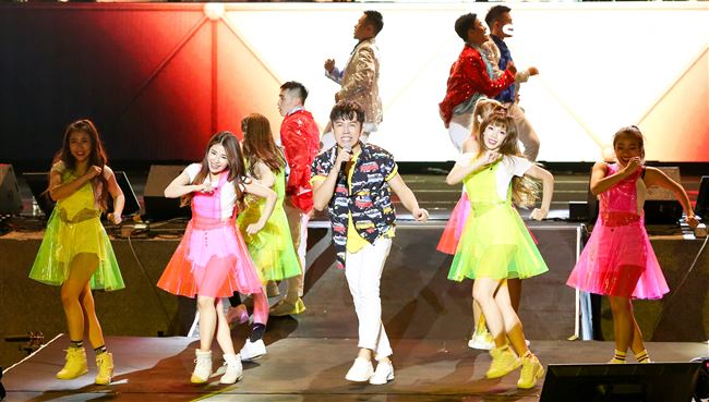 2019台潮盛典演唱歌手蔡昌憲與許志豪演出。（記者林士傑/攝影）