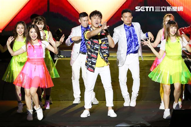 2019台潮盛典演唱歌手蔡昌憲與許志豪演出。（記者林士傑/攝影）