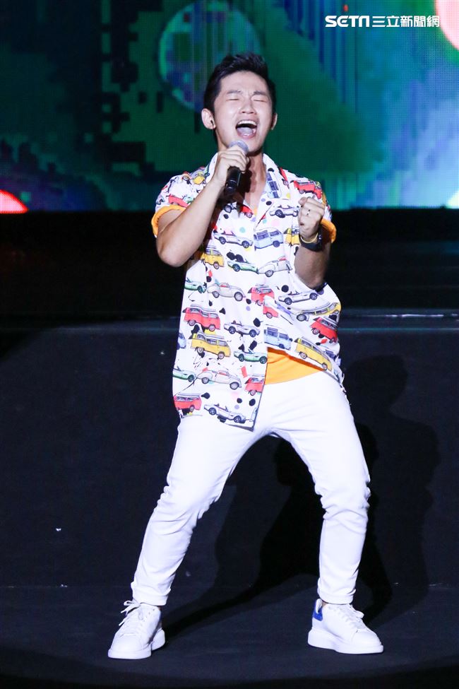 2019台潮盛典演唱歌手蔡昌憲與許志豪演出。（記者林士傑/攝影）