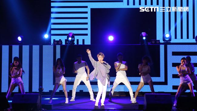 2019台潮盛典演唱歌手陳孟賢演出。（記者林士傑/攝影）