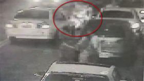 新北,新莊,肇事逃逸,車禍,槍響（圖／翻攝畫面）