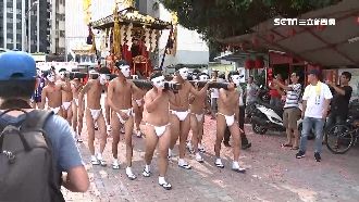丁字褲扛神轎！全台唯一供奉日本軍艦