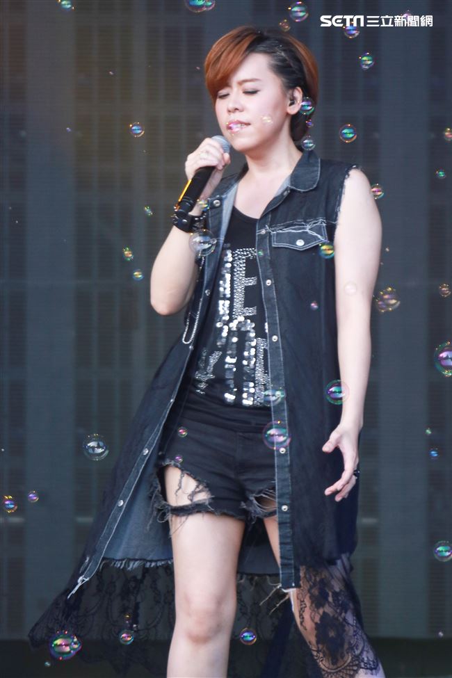 2019台潮盛典新浪潮江惠儀演出。（記者林士傑/攝影）