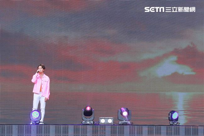 2019台潮盛典新浪潮黃文星演出。（記者林士傑/攝影）