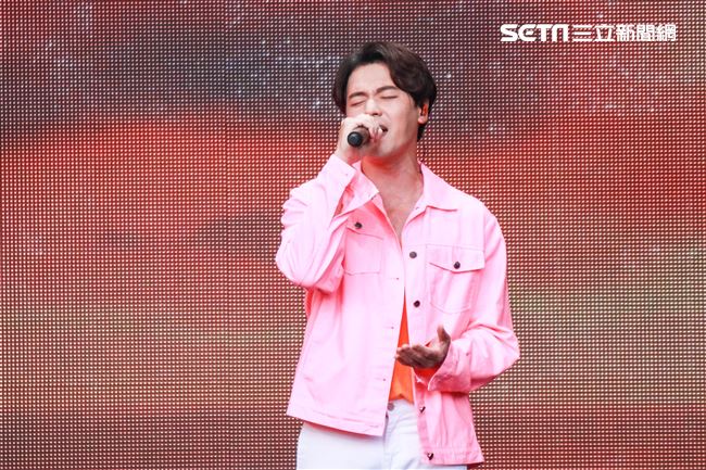 2019台潮盛典新浪潮黃文星演出。（記者林士傑/攝影）