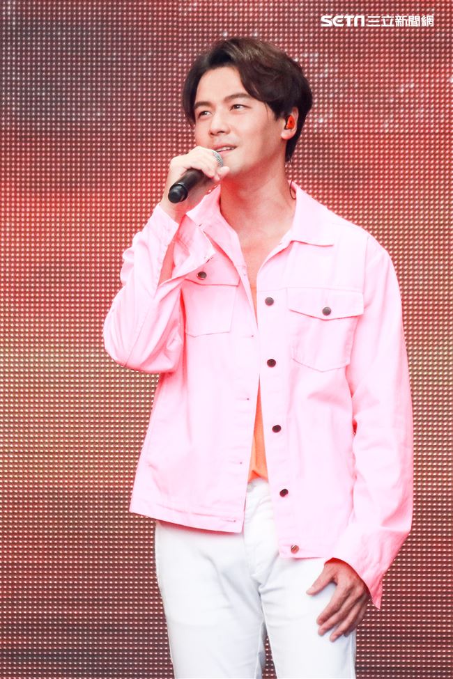 2019台潮盛典新浪潮黃文星演出。（記者林士傑/攝影）